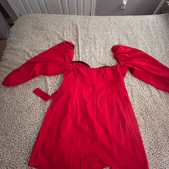 Pretty Little Thing Plus Ruched Cut Out Bodycon Dress - Picture 3 of 3